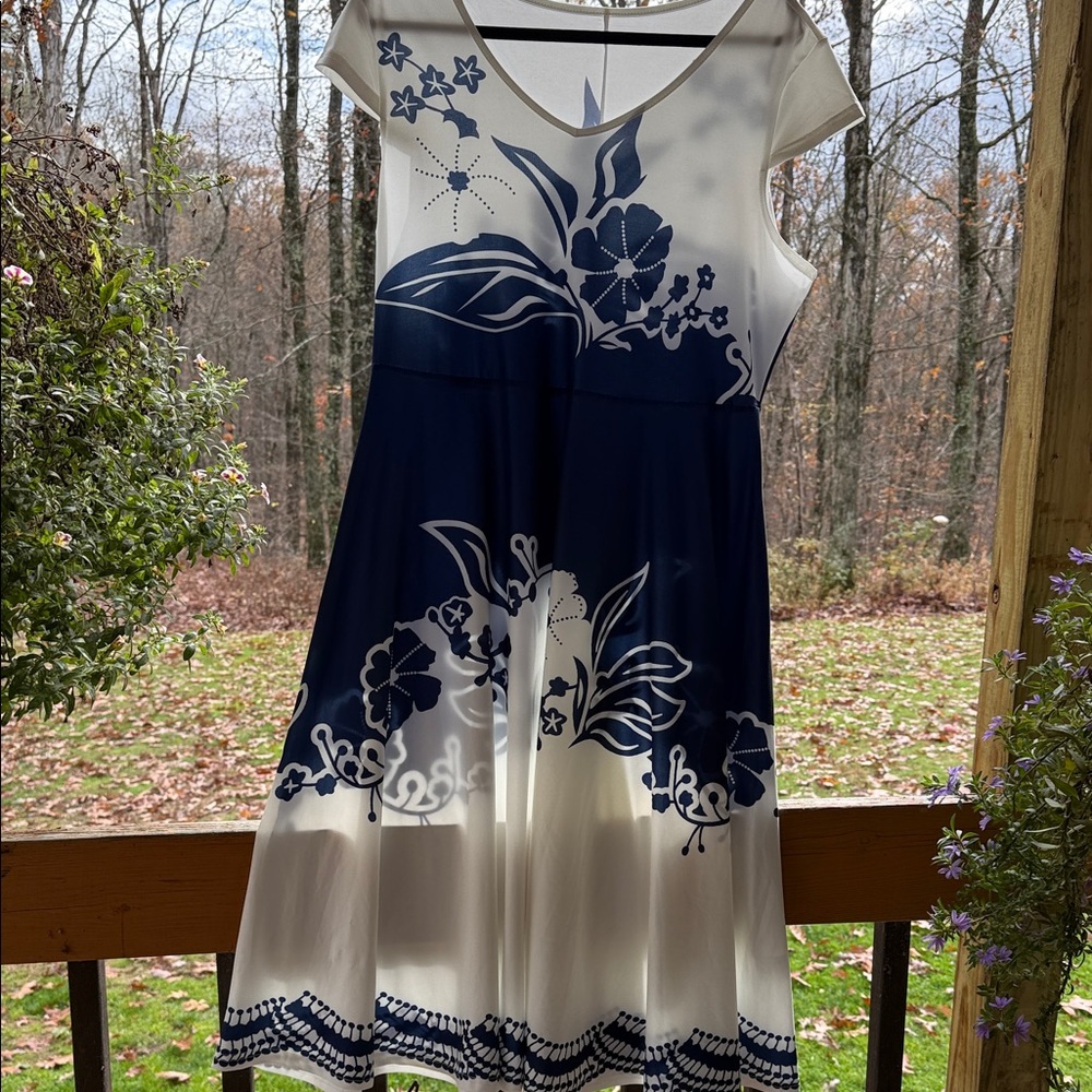 NWOTS Elegant Navy and White Floral Midi Dress